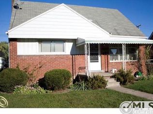 25274 Waldorf St, Roseville, MI 48066