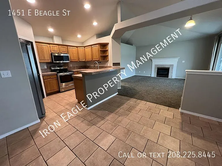 1451 E Beagle St — Photo 6