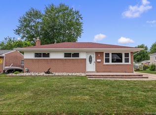 35919 Larchwood St, Clinton Township, MI 48035