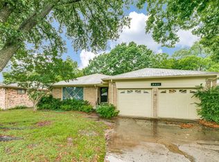 2411 N Prairie Creek Rd, Dallas, TX 75227