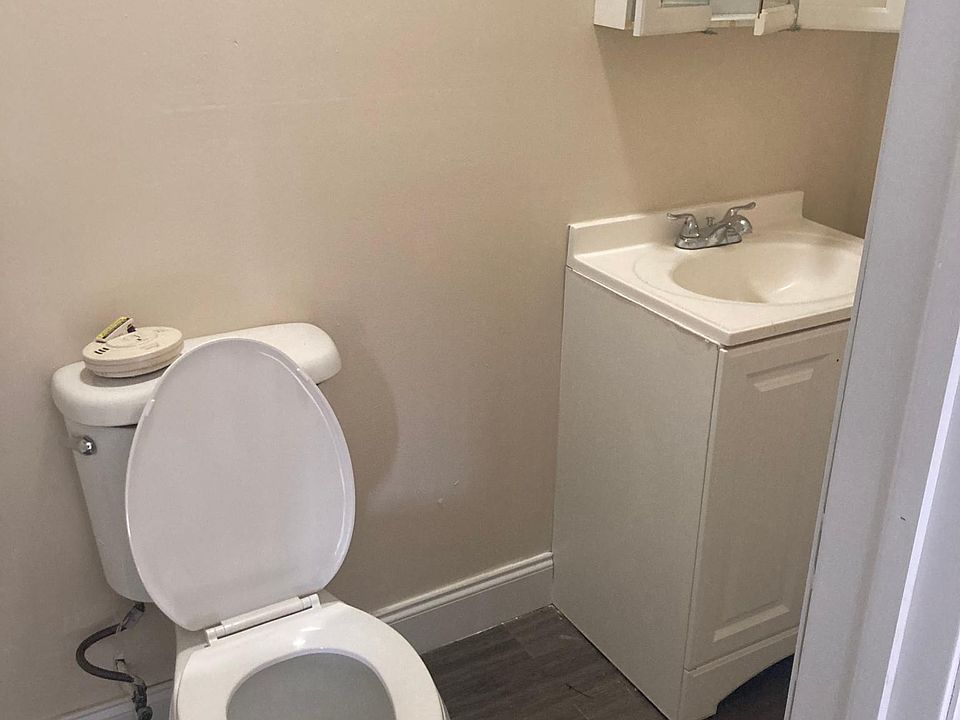 2nd image of 529 Communipaw Ave #6