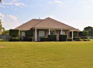 303 Foxfield Cv, Marion, AR 72364