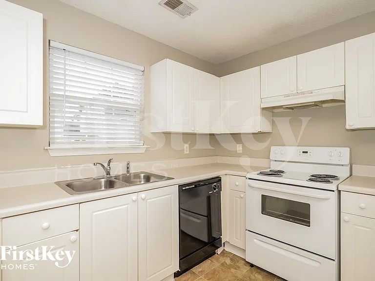 137 Watercress Ct — Photo 6