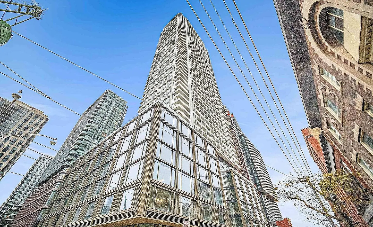 88 Queen St E #4711 photo 1