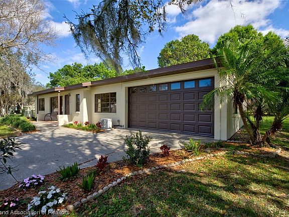 3rd image of 618 Lake Blue Dr