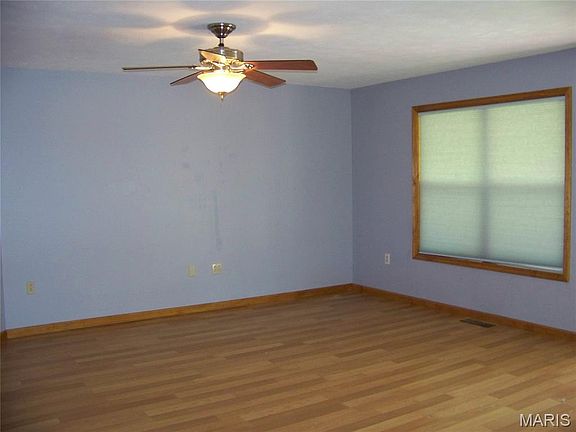 4th image of 16355 Walnut Rd