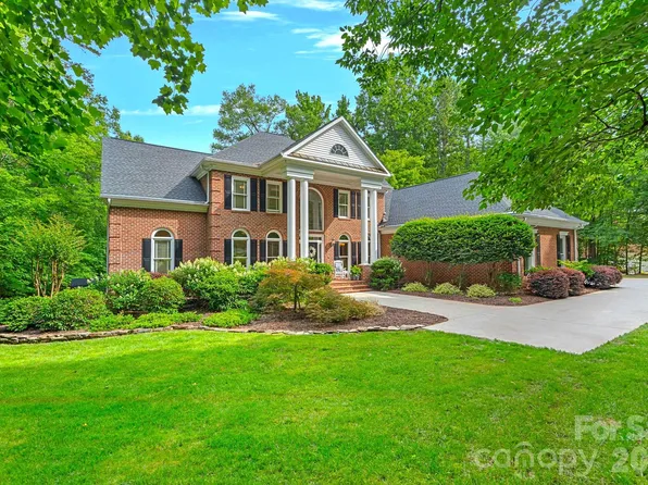 1317 Longleaf Ct, Matthews, NC 28104