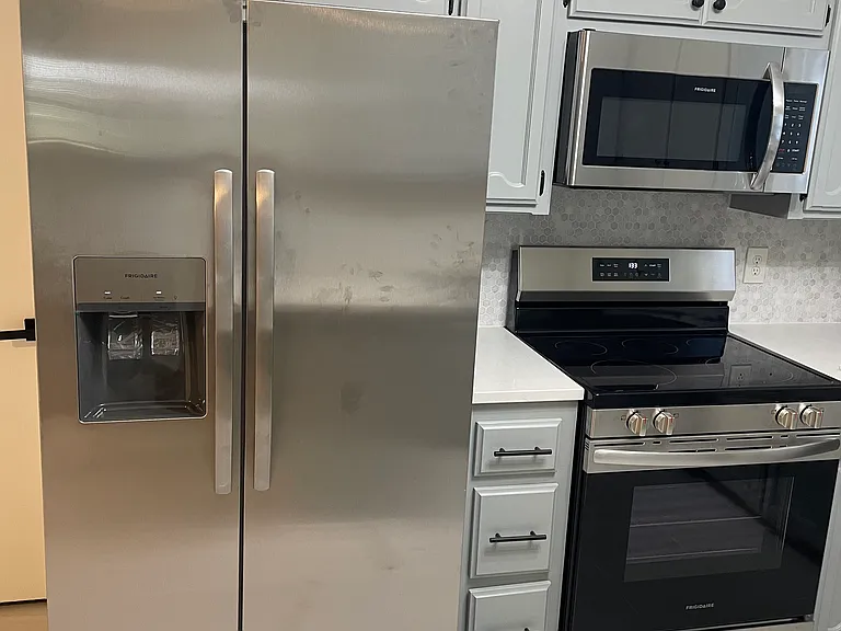 1715 Lancaster Cir — Photo 6