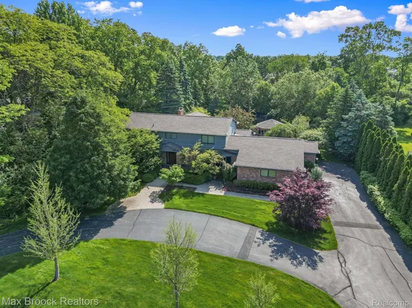 30120 Westgate Rd, Farmington Hills, MI 48334