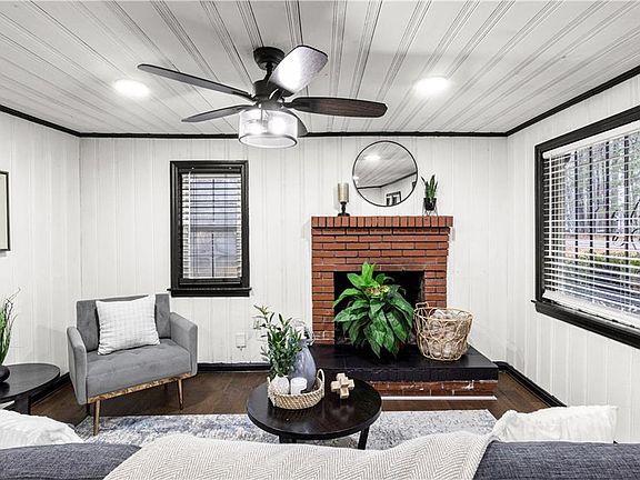 3rd image of 582 Martin Rd