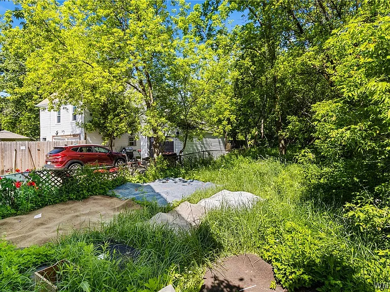 213 Keystone St — Photo 5