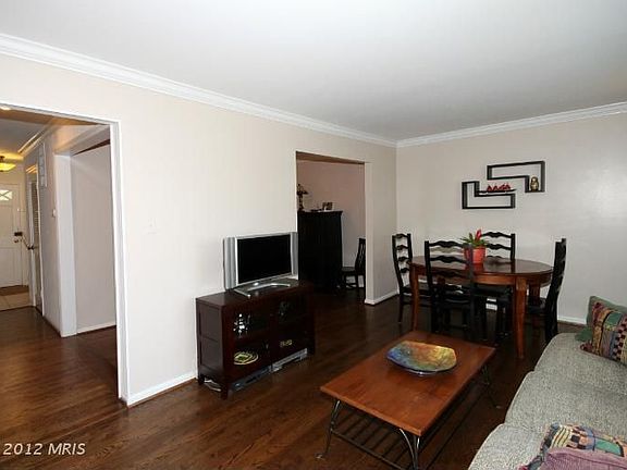 4th image of 10410 Armstrong St