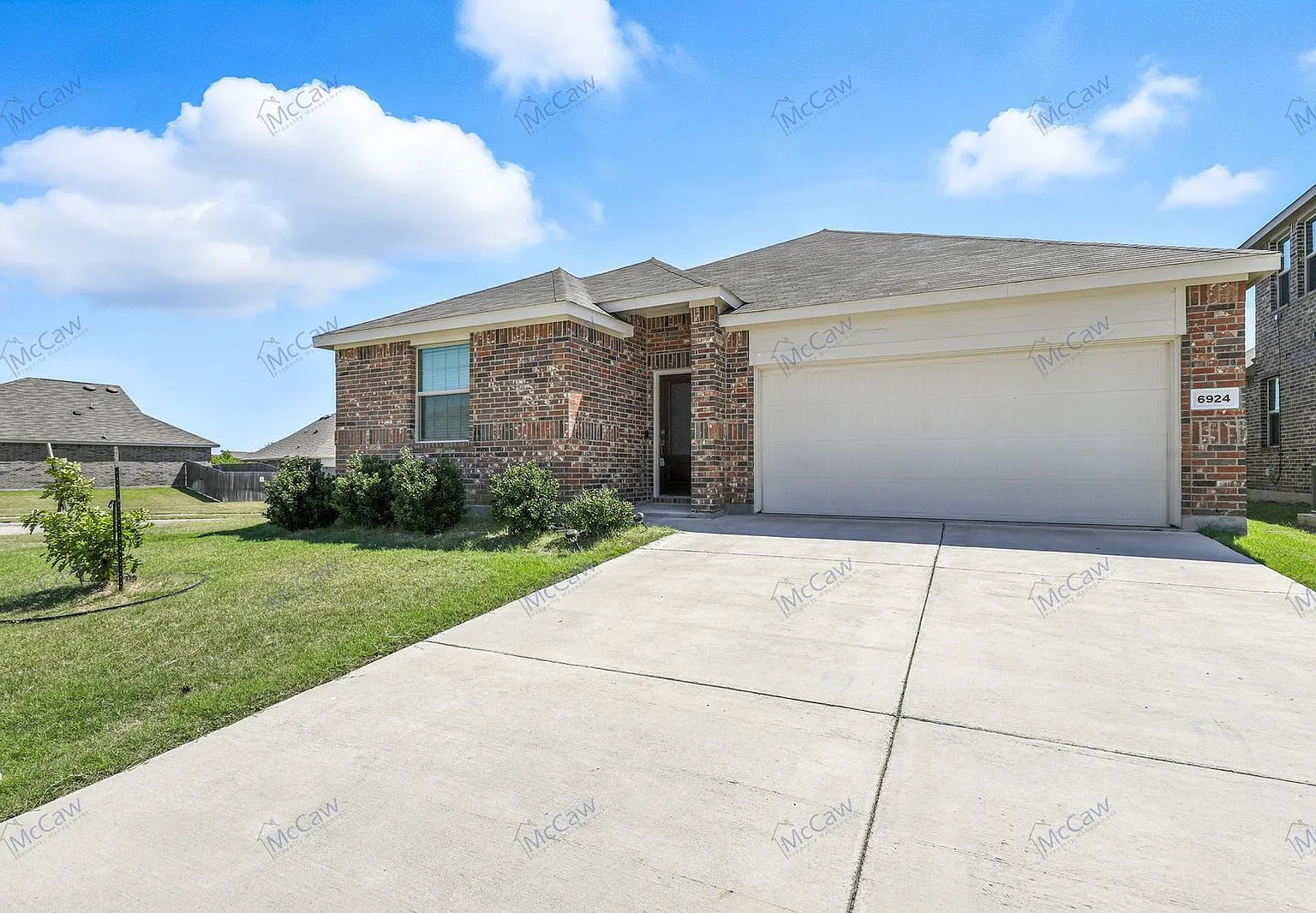 3 bed, 2.0 bath, 1597 sqft, $2,100 — Photo 2