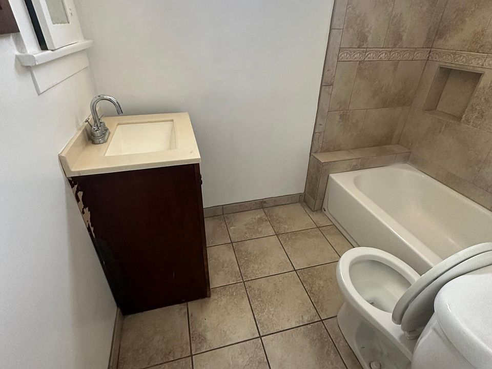 1st image of 3616 Locke Ave
