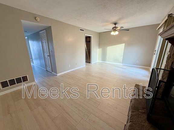 5th image of 205 Fairway Gdns