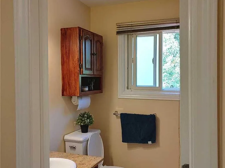 96 Larch St #UPPER — Photo 21