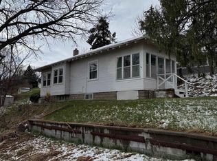 1415 J St, Tekamah, NE 68061