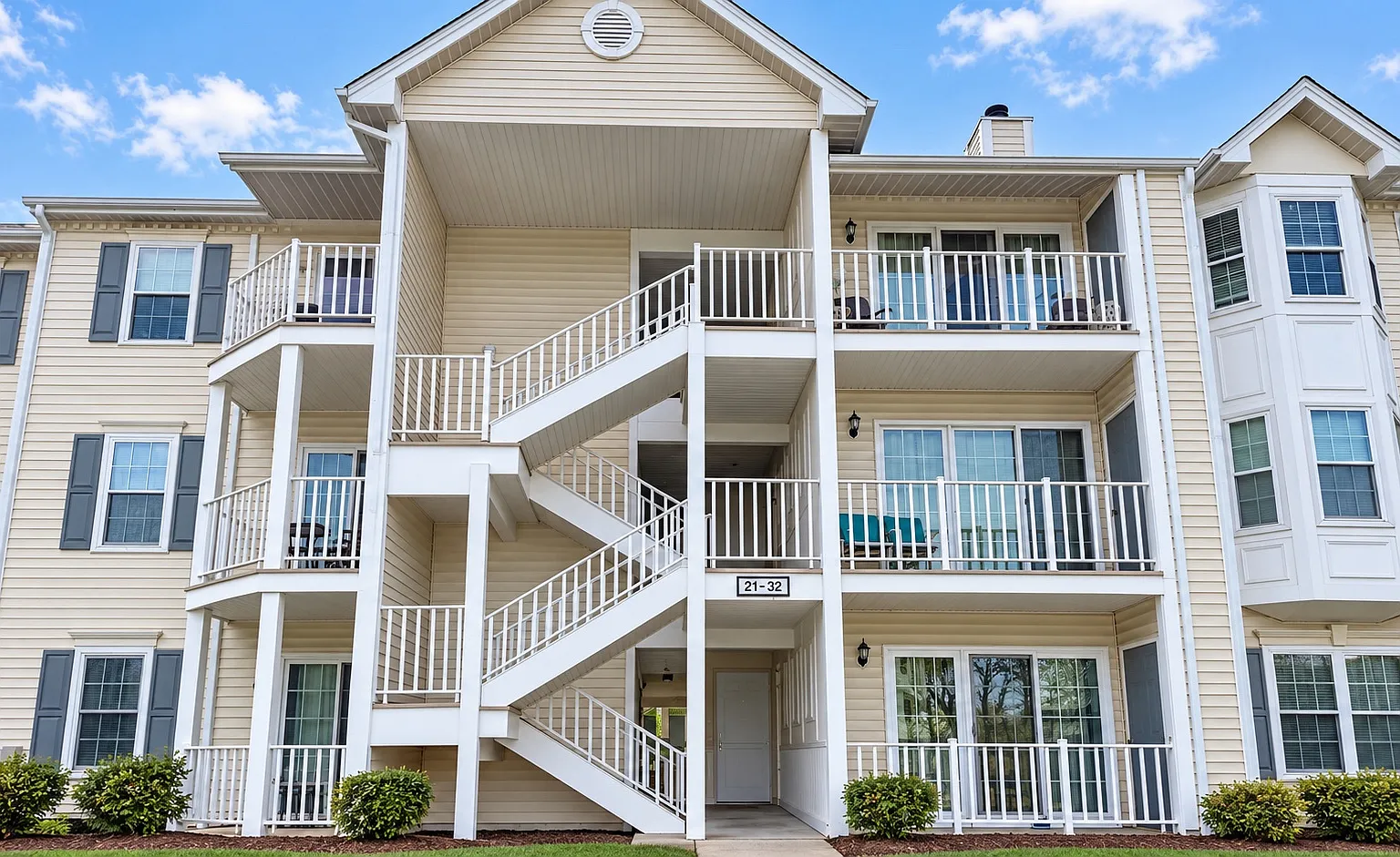2 bed, 855 sqft, $2,375 — Photo 1