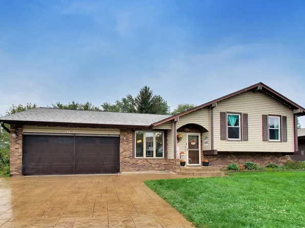 63 Lockman Cir, Elgin, IL 60123