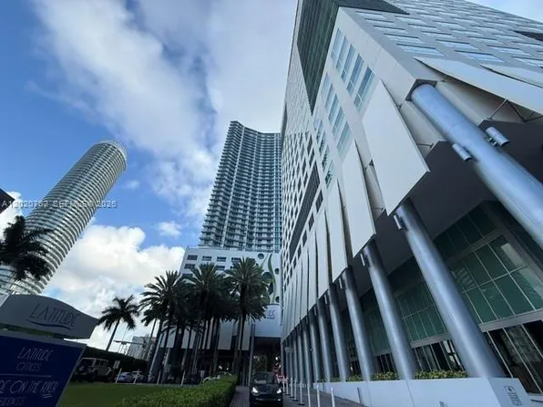 185 SW 7th St APT 3803, Miami, FL 33130