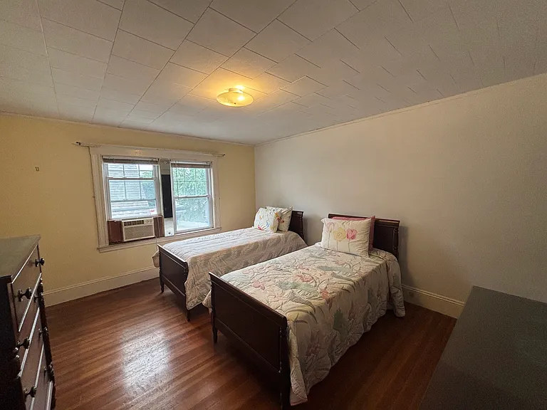 572 Centre St #572 — Photo 7