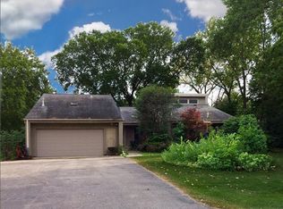 25W045 Lacey Ave, Naperville, IL 60563