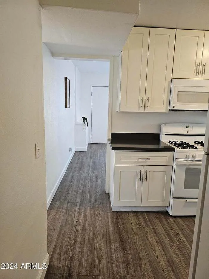 3 bed, 2.0 bath, 1459 sqft, $1,850 — Photo 4