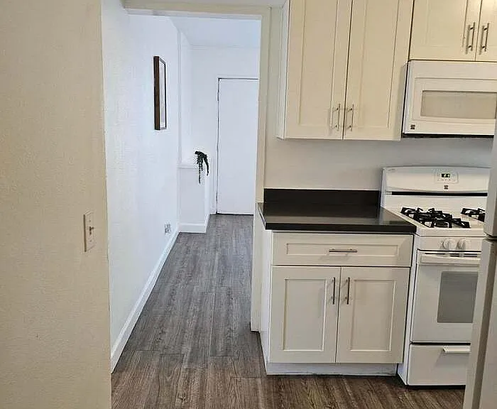 9238 N 7th Ave #5 — Photo 4