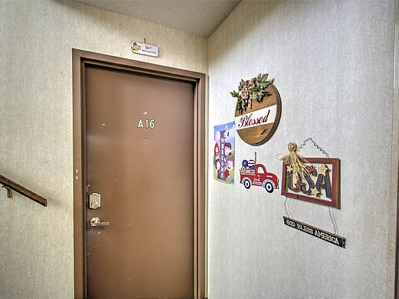 3rd image of 460 Woodside Trl #A-16