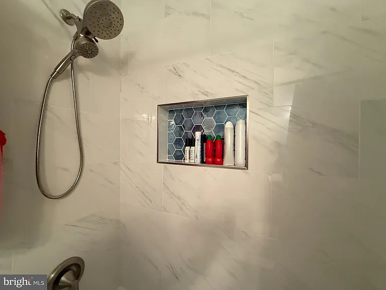5832 Apsley House Ct — Photo 16