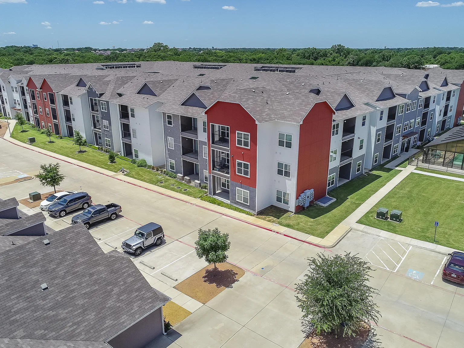 Park Residences Plano 55+ Cottages & Apartments — Photo 1
