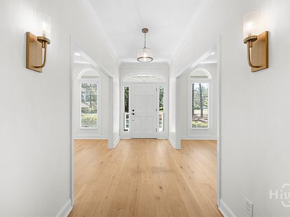 4th image of 101 Lancaster Point