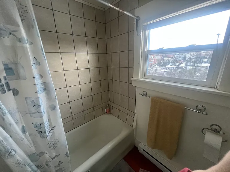 220 SE Gladstone St #1 — Photo 5
