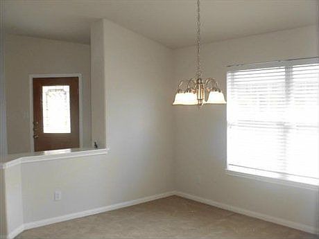 3rd image of 762 Bent Wood Pl