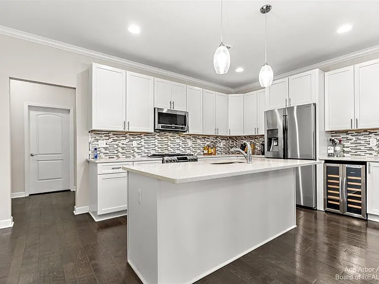 5570 Arbor Chase Dr — Photo 9