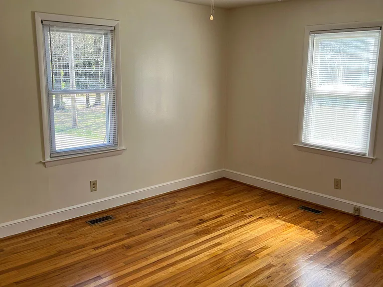 2023 Hickory Grove Rd #2023 — Photo 8