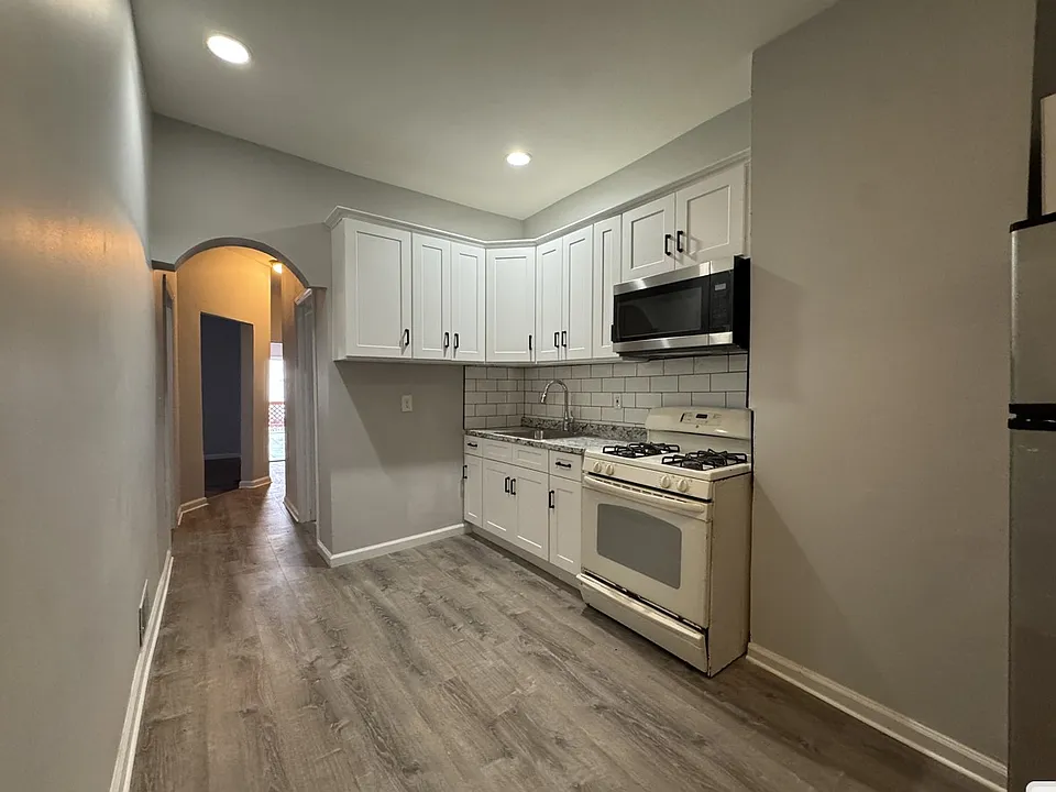 107 Grant Ave #1