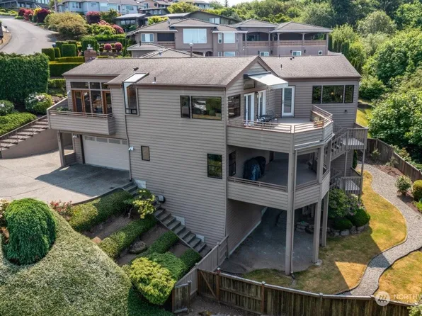 5726 Overlook Avenue NE, Tacoma, WA 98422