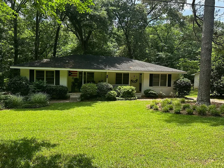 125 Woody Dr #A — Photo 1