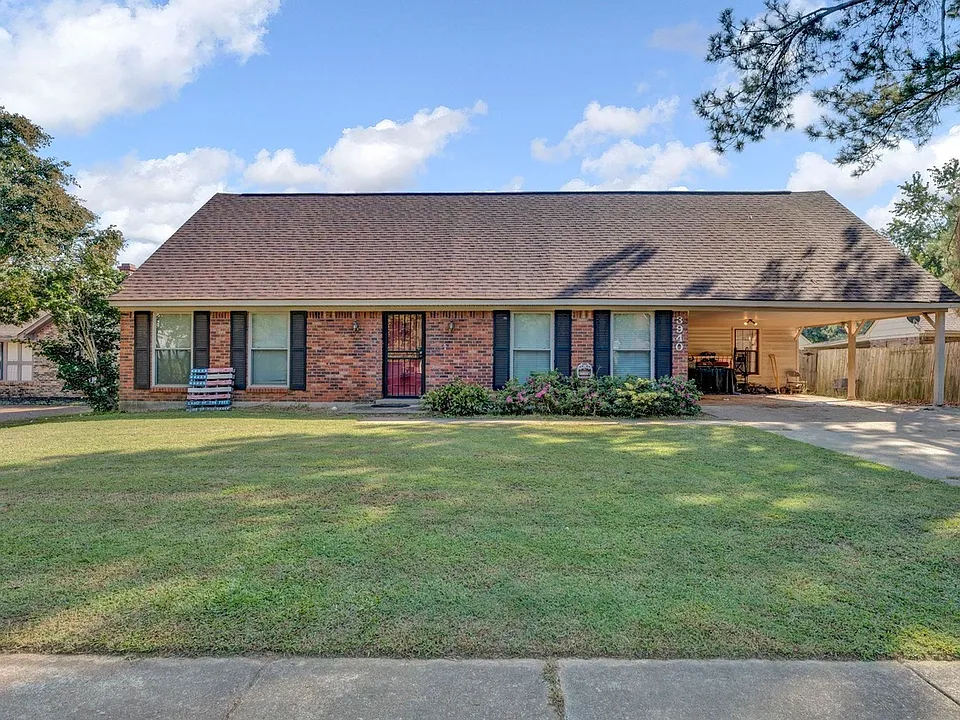 Clover Hill Dr
