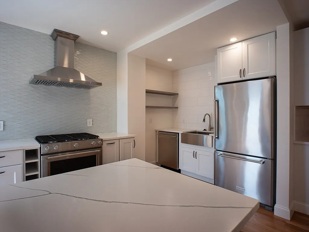 4 bed, 2.0 bath, 1800 sqft, $7,000 — Photo 1