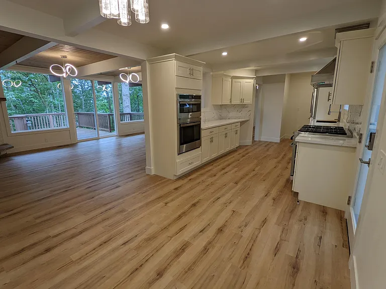 Expansive living area and dining area