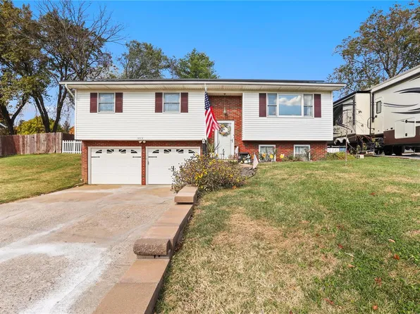 1045 California Ave, Collinsville, IL 62234