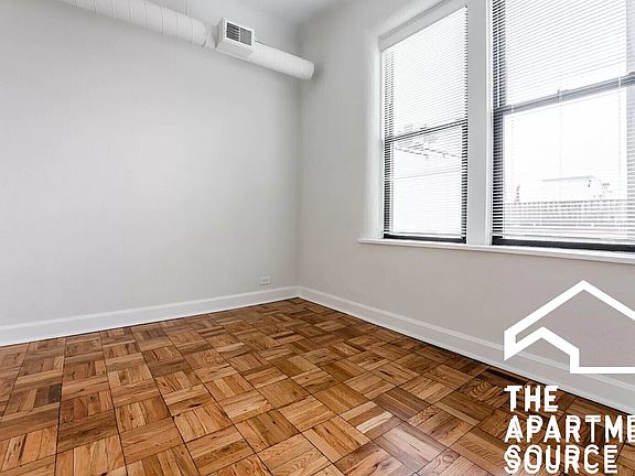5th image of 1254 N Wells St APT 301