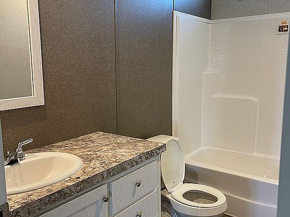 5th image of 6015 E McKinney St #15