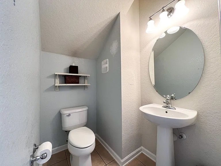 7722 Fairgrove Ave — Photo 11