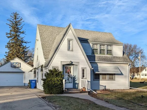 622 Gillette Ave, Cresco, IA 52136