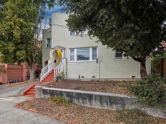 3rd image of 208 Ridgeway Ave