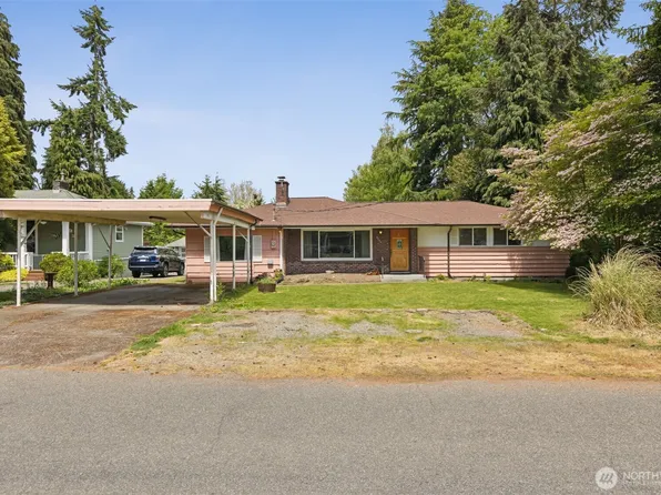 8511 31st Street W, University Place, WA 98466