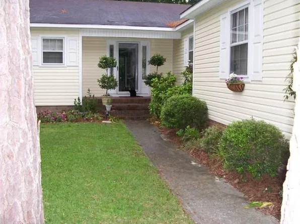 403 Greenwood Dr, Greenville, NC 27834
